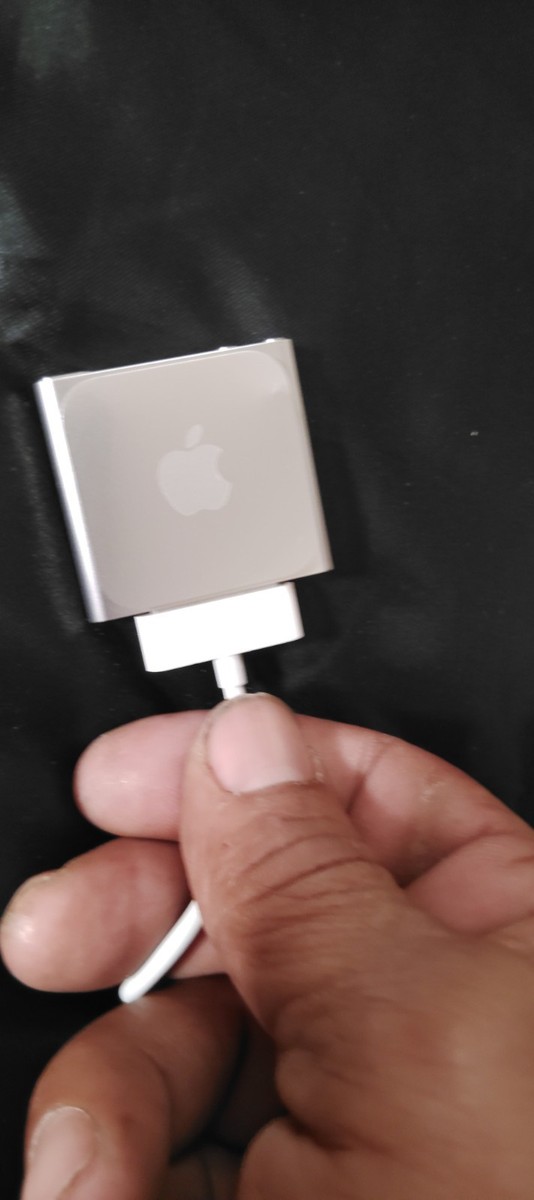 新品同様/Apple iPod nano 第6世代 8GB (MC688J/A) iPod nano Apple 第6世代（8GB）グラファイト：MC688J/A : Centro