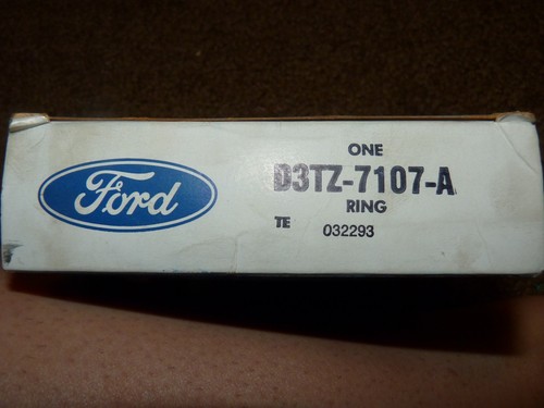 New Ford Ring D3TZ7107A ( DN2519 DS228 B1) - Picture 2 of 2
