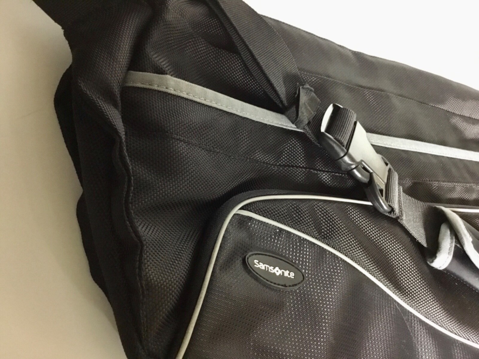 samsonite camera bag