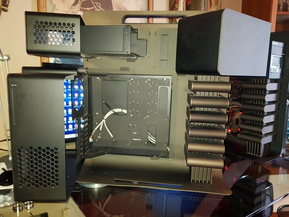 Case Thermaltake Level 10 - Limited Edition + Omaggio - Immagine 4 di 4