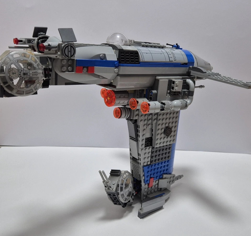 LEGO Star Wars 75188 Resistance Bomber, foto 4 de 5