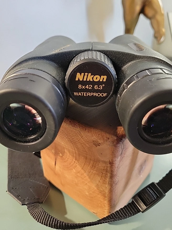 Binoculares Nikon Monarch 8x42 6,3° impermeables revestimiento de prisma dieléctrico con correa Foto 4 de 4