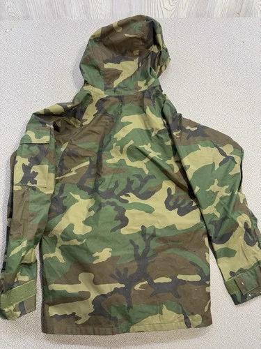 Vintage92 US Army ECWCS Parka  Mens Small Reg. Woodland Camo Gore-Tex Military image 4
