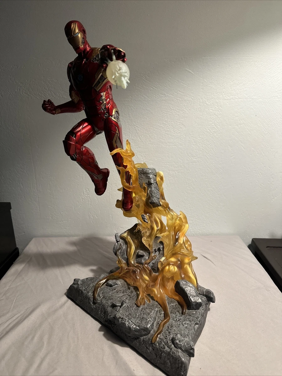 Diamond Select Toys Marvel Gallery - Statua In PVC Di Iron Man (Classica Armatura Rossa E Oro) - 28 Cm Circa, Licenza Ufficiale