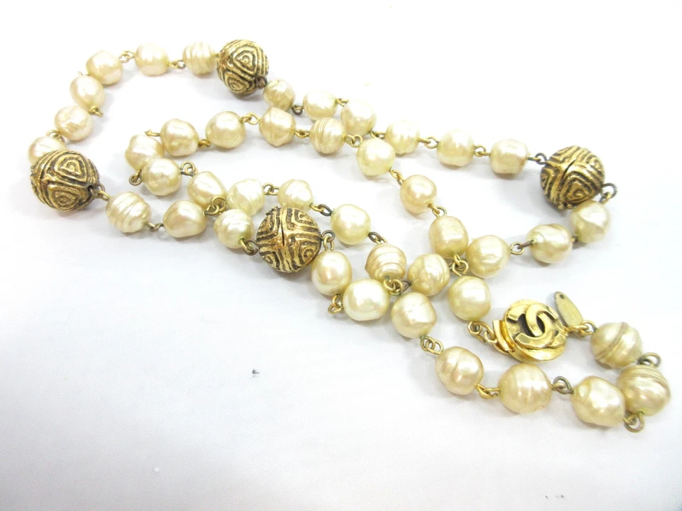 Ожерелье с логотипом CHANEL CC золотой шар пластиковый жемчуг длинное 13,8 дюйма винтажное [б/у] - Изображение 4 из 4