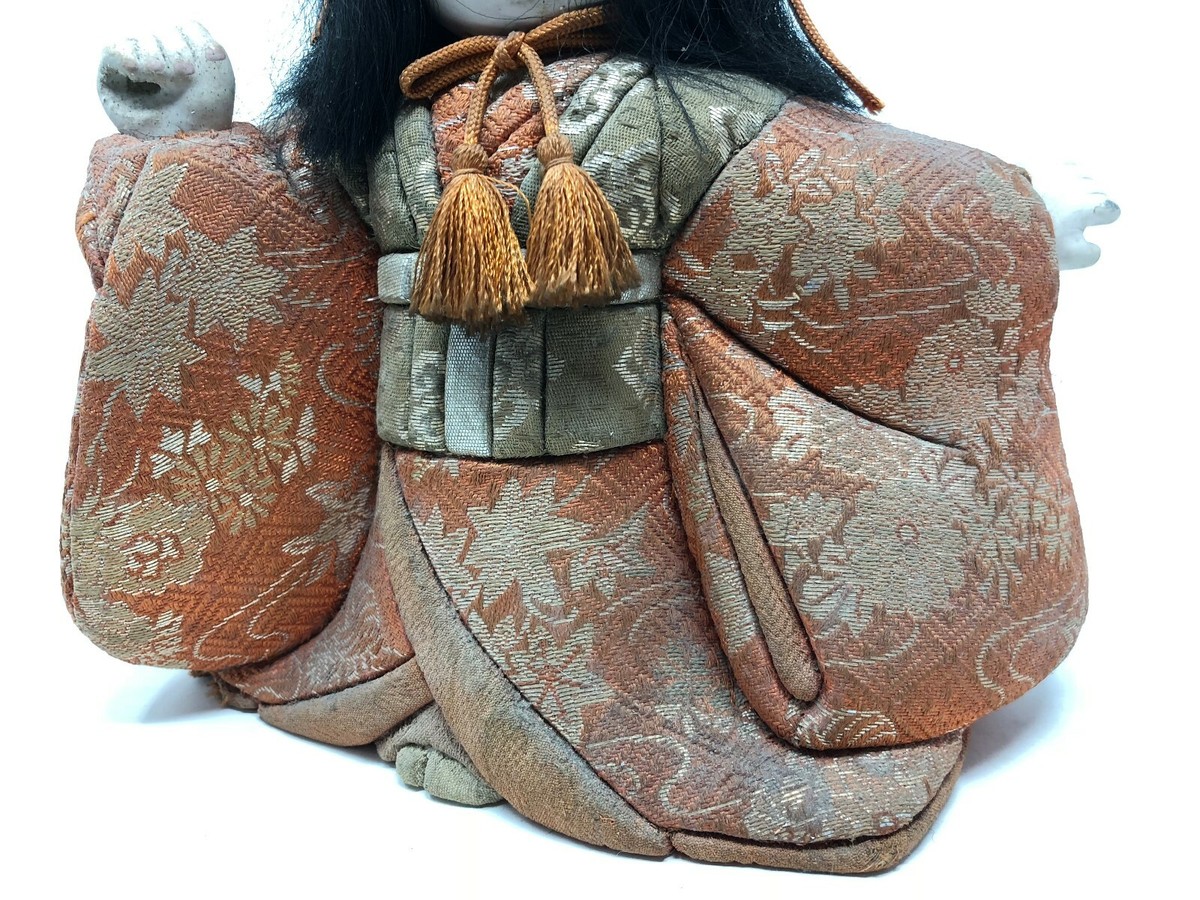 Japon : La fabrication des poupées hina ningyo