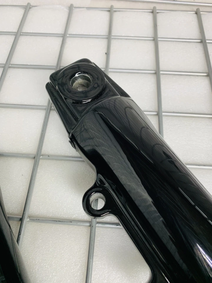 HARLEY 45915-08 Heritage Piernas Horquilla Fat Boy Softail Deslizadores Negro Brillante 2007 en adelante Foto 3 de 4