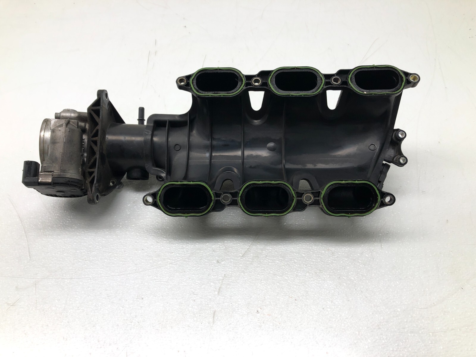 2014-2020 MASERATI GHIBLI S 3.0L V6 INTAKE MANIFOLD W/ THROTTLE BODY OEM.