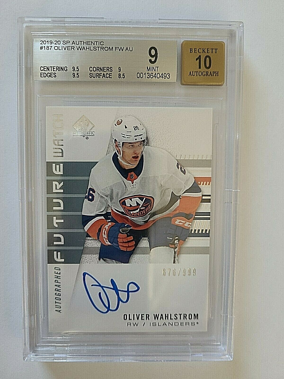 2019-20 Oliver Wahlstrom SP Authentic Future Watch Rookie Auto RC /999 BGS 9/10