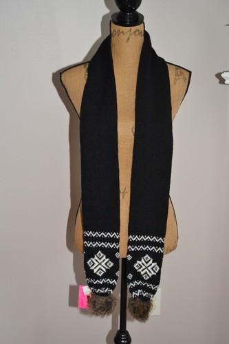 Betsey Johnson NWT Black & white Fair Isle faux fur Pom Pom Scarf 68x4 - Picture 5 of 8