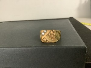 Vintage mens brass signet ring size 10 two clear stones