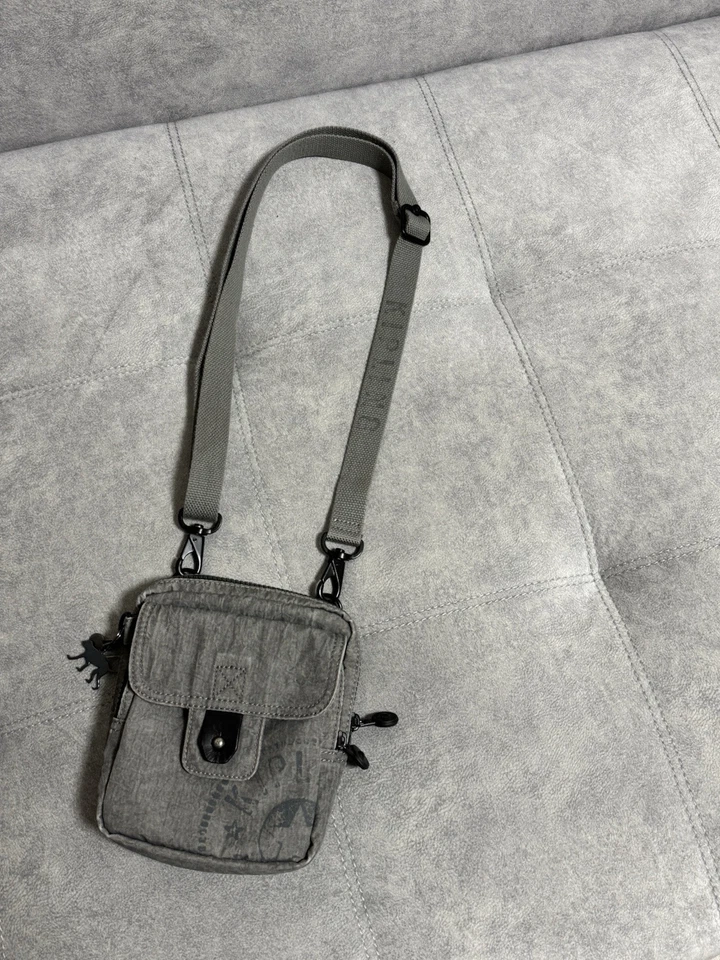 Mini Bolso Bandolera Mensajero Vintage Kipling Gris Militar Nylon Mono Y2K Foto 4 de 4