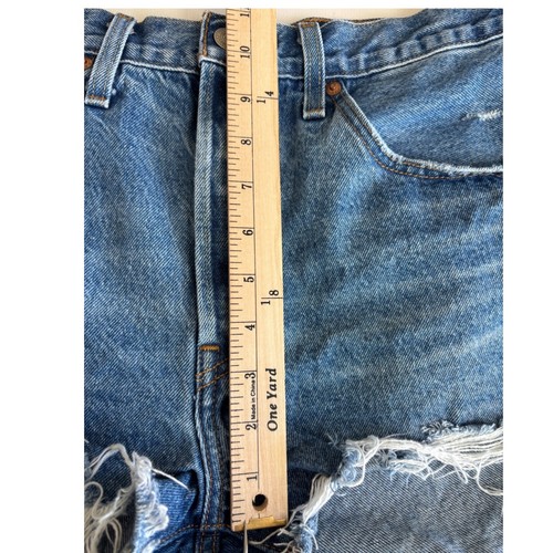 Levi's 501 Original Fit Jean Denim Shorts Women's Size 30 High-Rise Distressed - Picture 10 of 12