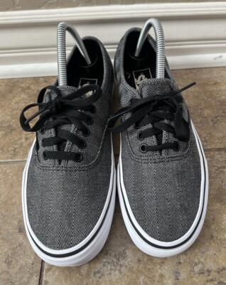 Vans Athletic Sneakers Gray White 721454 Low Top Lace Up 
