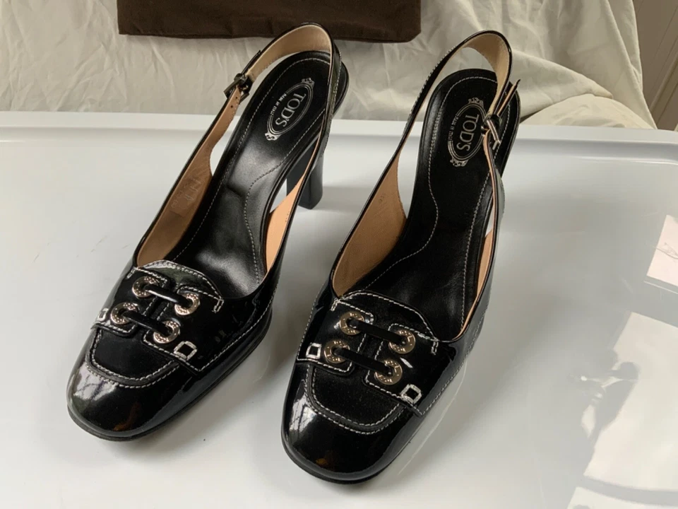 Nuevo - TOD’S - Zapatos de salón con honda de charol negro, talla 9,5 Foto 2 de 4