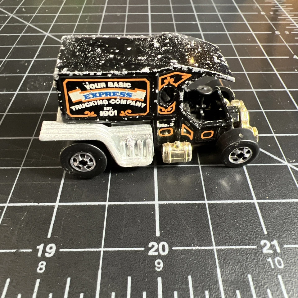 Make Offer! Hot Wheels Blackwall T-Totaller Flying Colors Vintage 1977 - Image 3 of 4