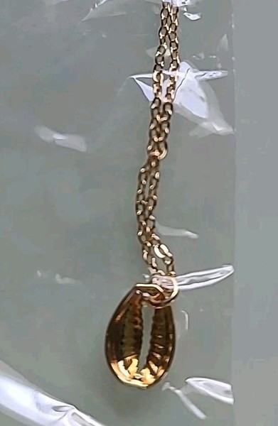 Alternate view of New Cowrie Shell Gold Plated Pendant Necklace Gold Plated 18"