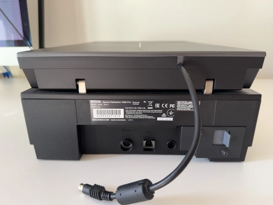 Epson Perfection V850 Pro – Scanner piano professionale pellicole Negativo/Dia - Immagine 3 di 4