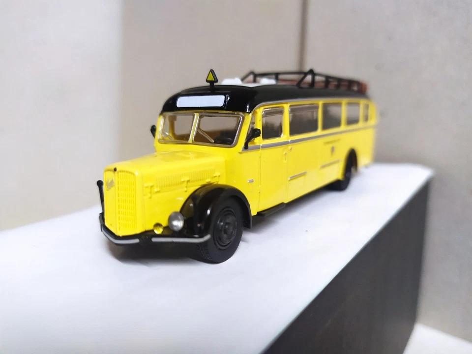 Autocar Saurer BT 4500 . Osterreichische Post . Starline . Escala 1/87 - Imagen 4 de 4