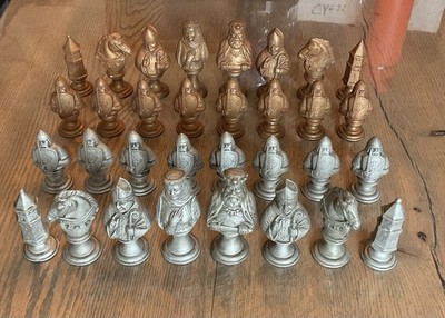 Vintage Duncan Gothic Ceramic Chess Set – 32 Pieces – Silver