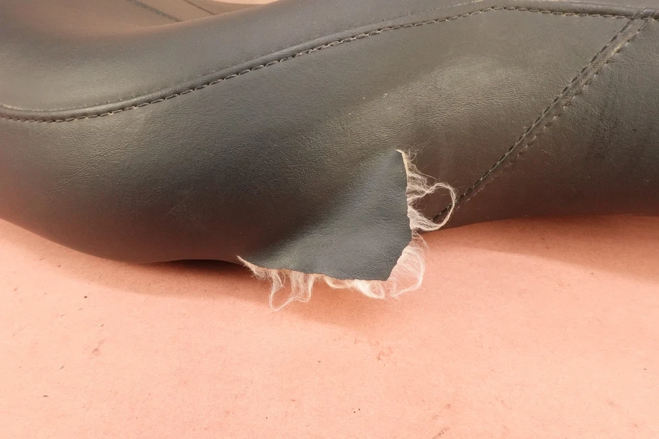 Harley-Davidson Road Glide 2000-2006 asiento del conductor y del pasajero trasero (grieta) Foto 2 de 4