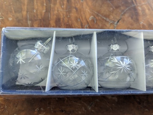 Etched Clear Round Glass Ornamet Placecard Holders Set Of 12 - Picture 6 of 9