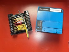 HONEYWELL RM7895A1014 burner control Used Takeout