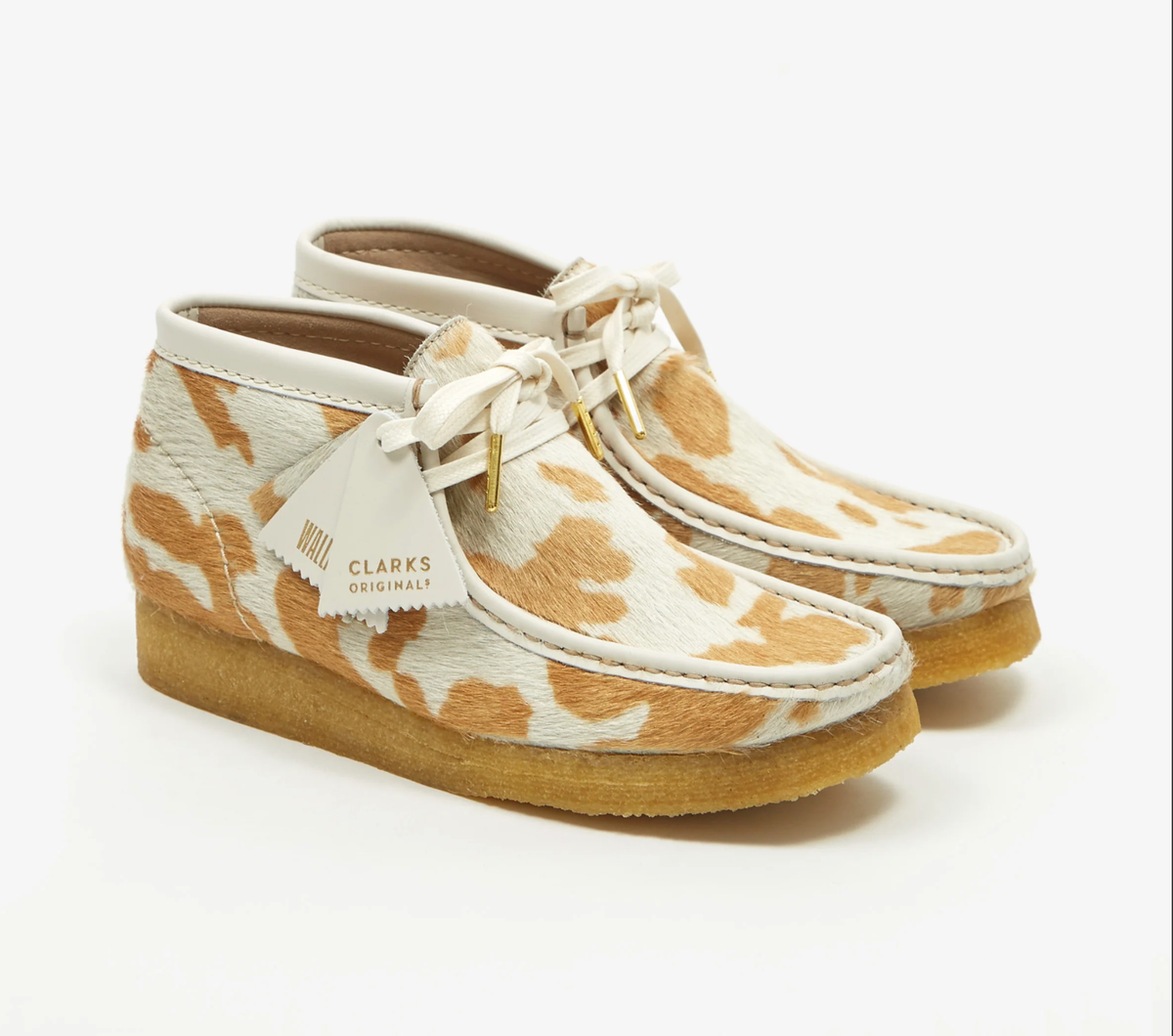 CLARKS - Clarks WALLABEE Boot 9.5 Rare COW PRINT 26165912 CLARKS - Clarks WALLABEE Boot 9.5 Rare COW PRINT 26165912