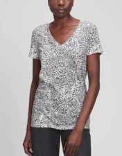 Gap Womens Favorite T-Shirt Size Tall S Short Sleeve V-Neck Gray Animal Print