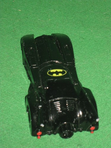 Vintage 1989 ERTL Black Batmobile DC Comics Diecast Model Toy Car 1:64 - Picture 2 of 5