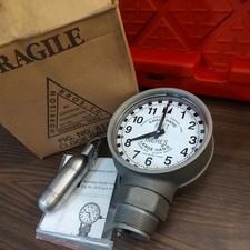 MORRISON BROS. 818 5144836 CLOCK GAUGE WITH METRIC FACE - NEW W/ FILTHY BOX
