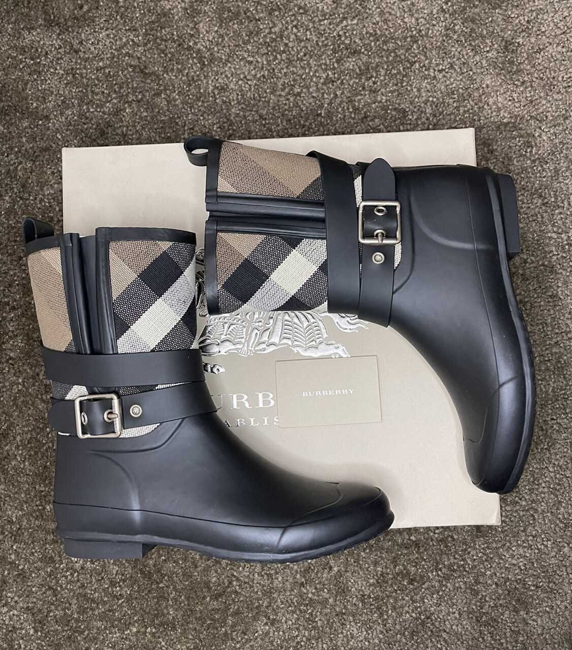 Burberry Rainboot “Holloway Mid Buckle 
