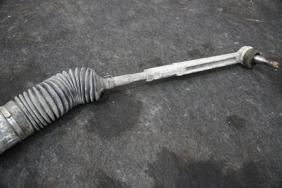 Portaequipajes y piñón de dirección 99734701108 OEM Porsche 911 997 2005-2013 Foto 3 de 4