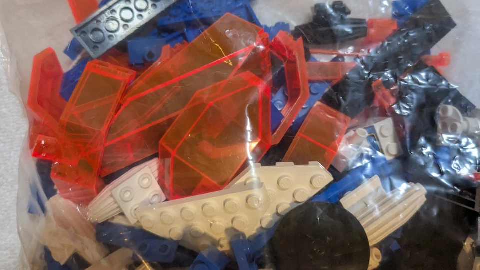 USED LEGO 6973 Deep Freeze Defender With Minifigures Complete Vintage - Image 2 of 4