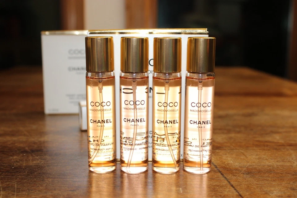 CHANEL COCO MADEMOISELLE TWIST AND SPRAY EAU DE TOILETTE PURSE SPRAY W/ EXTRAS - Image 2 of 4