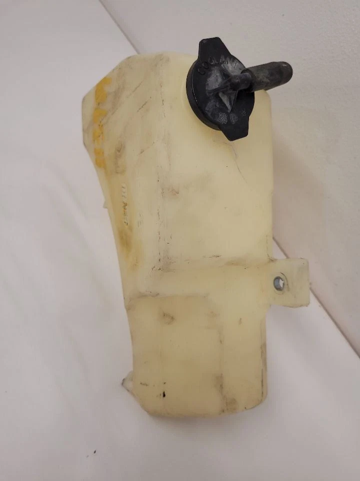 2011-2020 TOYOTA SIENNA Coolant Reservoir 164700P040 11-20 Foto 3 de 4