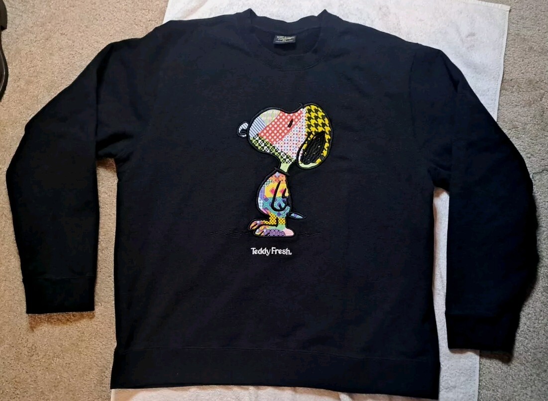 Teddy Fresh x Peanuts Snoopy Black Crewneck Sweatshirt Long Teddy Fresh x Peanuts Snoopy Black Crewneck Sweatshirt Long