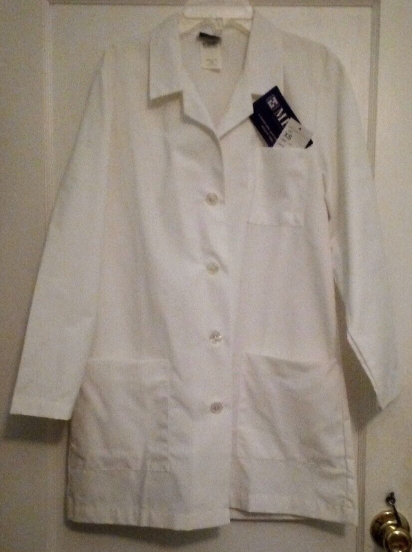 Meta White Swan Brands Ladies Long Sleeve 3 Pocket White Lab Button Coat X-Small