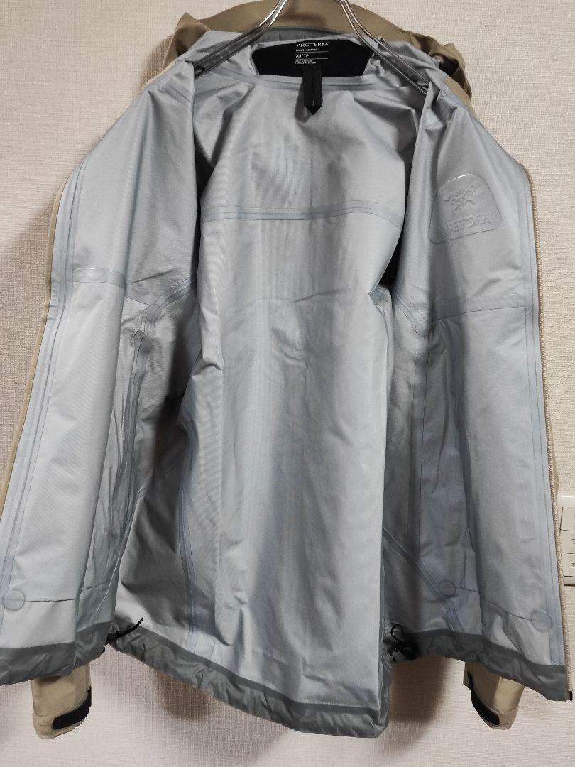 Arc'teryx Beta LT Jacket Smoke Bluff Beige Size XS Rare Arc'teryx Beta LT Jacket Smoke Bluff Beige Size XS Rare