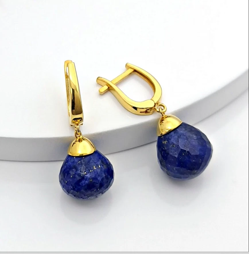 Orecchini a cerchio in argento 925 dorato con pietra pendente, ametista, topazio o spinello - Gioielleria Dassi | Arte Orafa Italiana Orecchini a cerchio in argento 925 dorato con pietra pendente, ametista, topazio o spinello - Gioielleria Dassi | Arte Orafa Italiana
