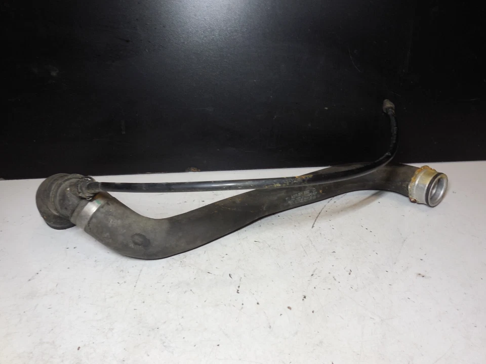 Tubo de manguera de refrigerante de radiador superior Mercedes Benz E320 2003-2005 2115010382 Foto 3 de 4