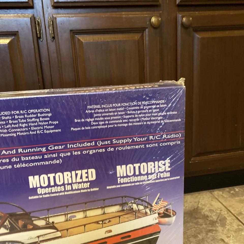 LINDBERG 54' Chris Craft Constellation 1/20 Unassembled RC Model Boat Kit New!! - Image 4 of 4