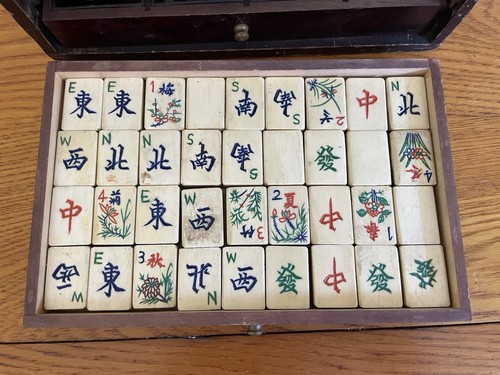 Vintage Mah Jong Set Bone Bamboo Tiles Tradewinds Dice Box Antique - Picture 7 of 11