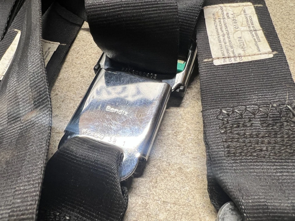 Cuatro cinturones de seguridad negros Bendix Star cromados MP460 38 1 y 2Al6060403 2 puntos Foto 3 de 3