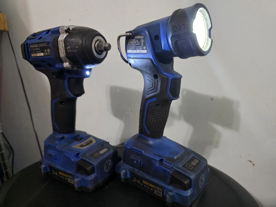 KOBALT 3/8" Brushless Impact Wrench and flaslight - Image 4 of 4