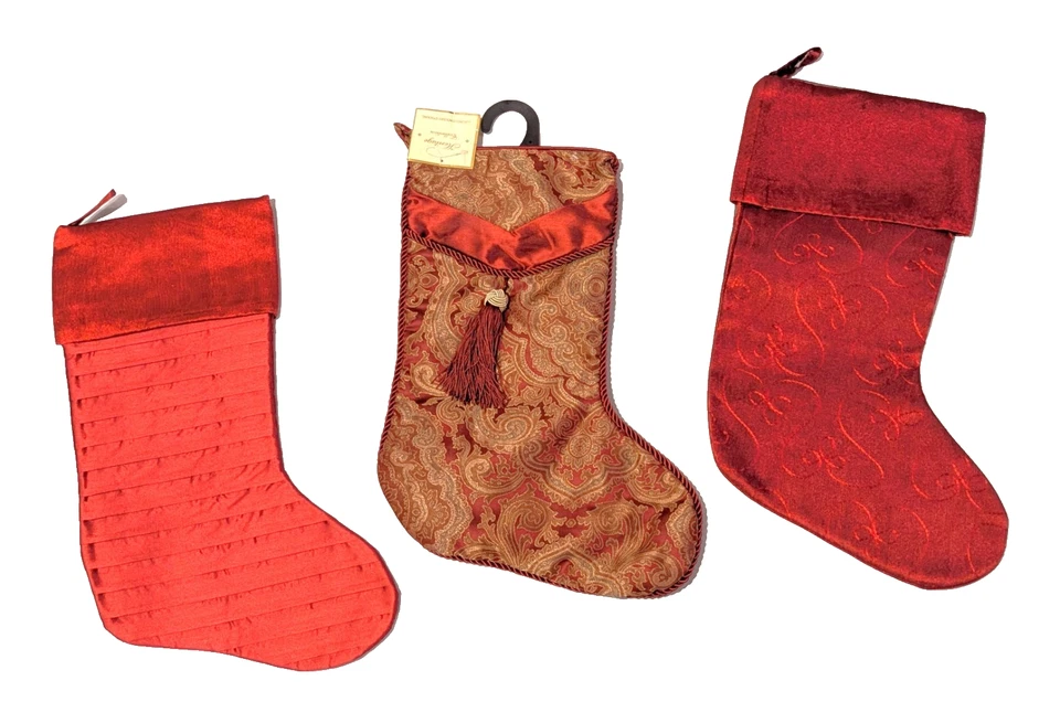 Heritage Collection Red Paisley Tassel 48" Christmas Tree Skirt and 3 Stockings - Image 4 of 4