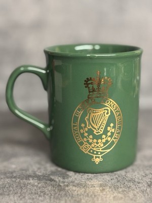 Makellose RUC Royal Ulster Constabulary Tasse mit goldenem Wappen