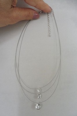 Neu Halskette dreireihig Kristalle Strass weiß transparent auf silbernem Draht