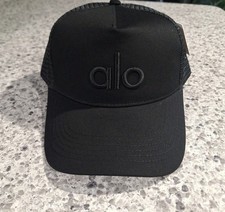 ALO YOGA District Trucker hat Unisex