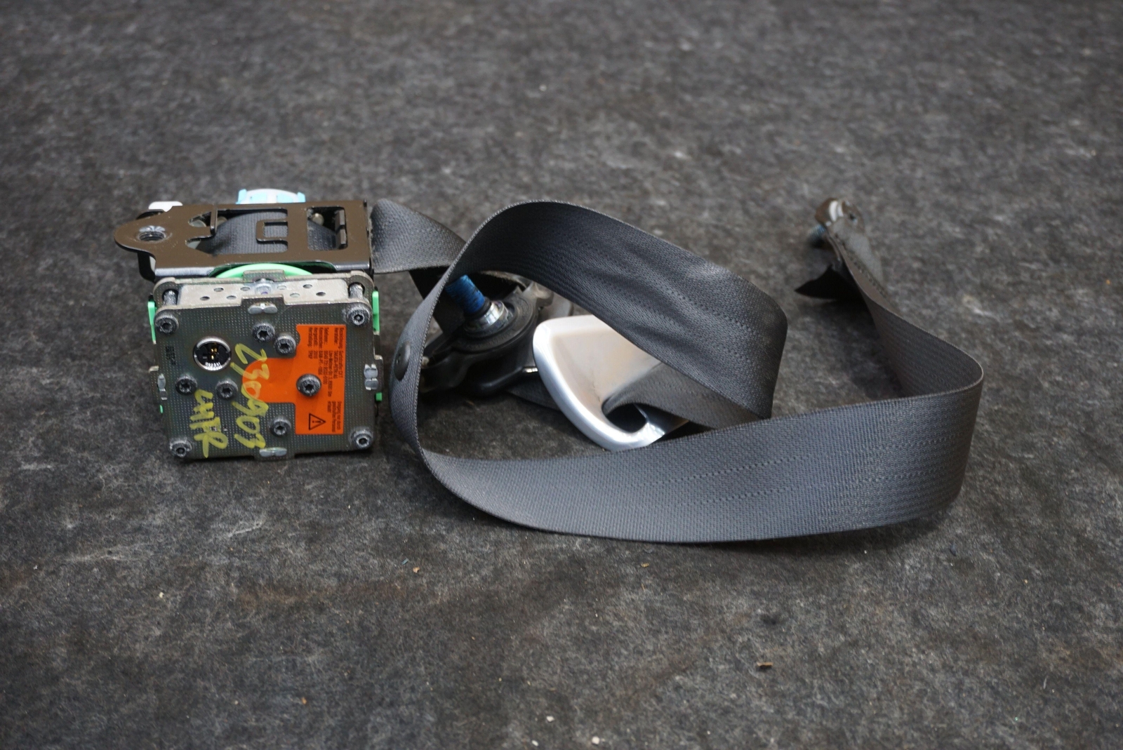 Front Left Driver Seat Belt Retractor OEM Ad43-611b70-afw Aston Martin Rapide